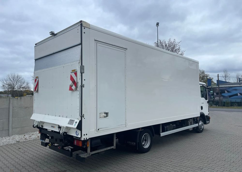 MAN TGL 8.190 KLIMA , PODUSZKI! - Box truck: picture 5 MAN TGL 8.190 KLIMA , PODUSZKI! - Box truck: picture 5