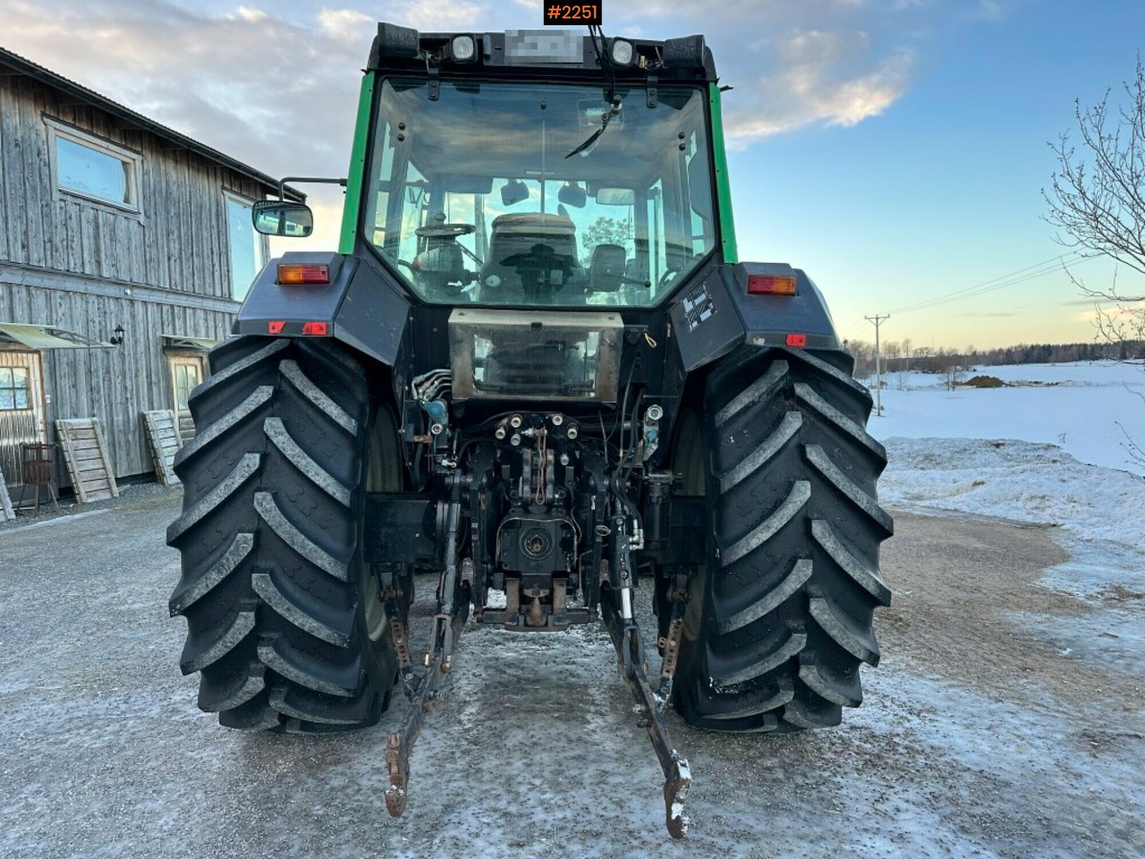 Valtra X110 waiststeering tractor with twintrac - Farm tractor: picture 5 Valtra X110 waiststeering tractor with twintrac - Farm tractor: picture 5