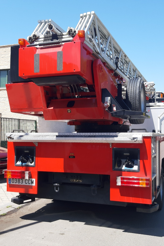 MERCEDES-BENZ 1528F MAGIRUS DLK 23-12 - Fire truck: picture 2 MERCEDES-BENZ 1528F MAGIRUS DLK 23-12 - Fire truck: picture 2