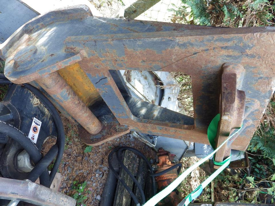 Greifer Kinshofer C18 60 mit Lehnhoff MS10 - Clamshell bucket for Construction machinery: picture 5 Greifer Kinshofer C18 60 mit Lehnhoff MS10 - Clamshell bucket for Construction machinery: picture 5
