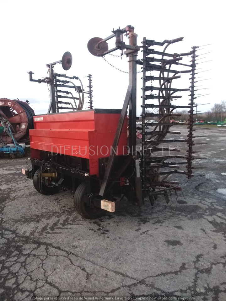 ROGER SEMOIR EN LIGNE 8 M/54 - Seed drill: picture 5 ROGER SEMOIR EN LIGNE 8 M/54 - Seed drill: picture 5