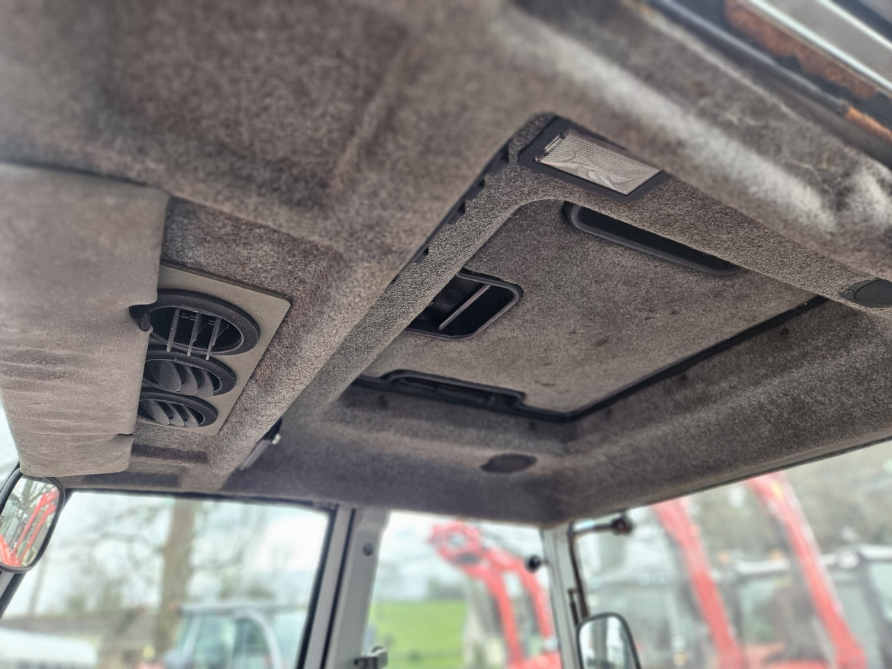 Farm tractor 1993 MF 390T 4wd tractor, good off farm condition: picture 7