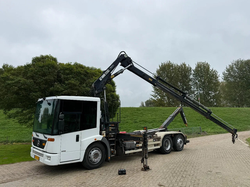 Mercedes-Benz Econic Hiab 220-Hooklift-6x2-Remote - Crane truck: picture 4 Mercedes-Benz Econic Hiab 220-Hooklift-6x2-Remote - Crane truck: picture 4