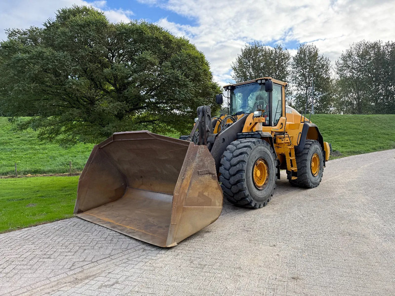 Volvo L180H CDC First Owner orginal Good Tyres - Wheel loader: picture 1 Volvo L180H CDC First Owner orginal Good Tyres - Wheel loader: picture 1