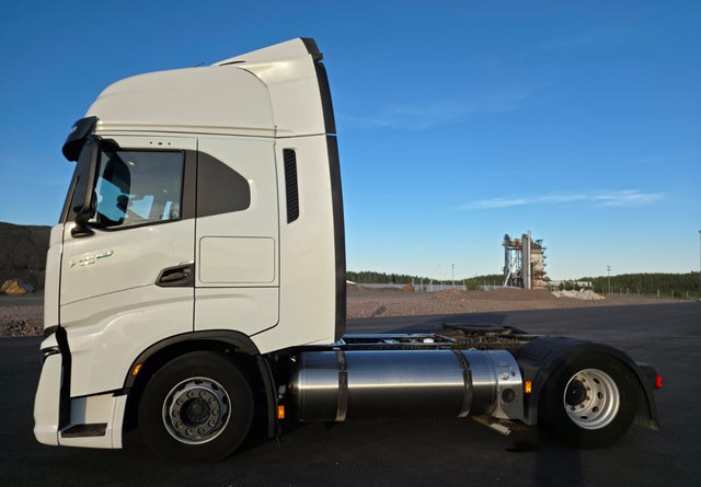IvecoS-Way 460 4x2 LNG / LBG - Tractor unit: picture 2 IvecoS-Way 460 4x2 LNG / LBG - Tractor unit: picture 2