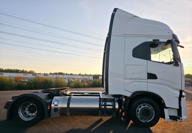 IvecoS-Way 460 4x2 LNG / LBG - Tractor unit: picture 5 IvecoS-Way 460 4x2 LNG / LBG - Tractor unit: picture 5