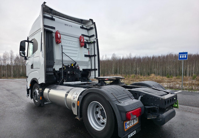 IvecoS-Way 460 4x2 LNG / LBG - Tractor unit: picture 3 IvecoS-Way 460 4x2 LNG / LBG - Tractor unit: picture 3