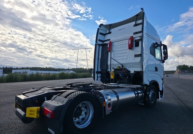 IvecoS-Way 460 4x2 LNG / LBG - Tractor unit: picture 4 IvecoS-Way 460 4x2 LNG / LBG - Tractor unit: picture 4