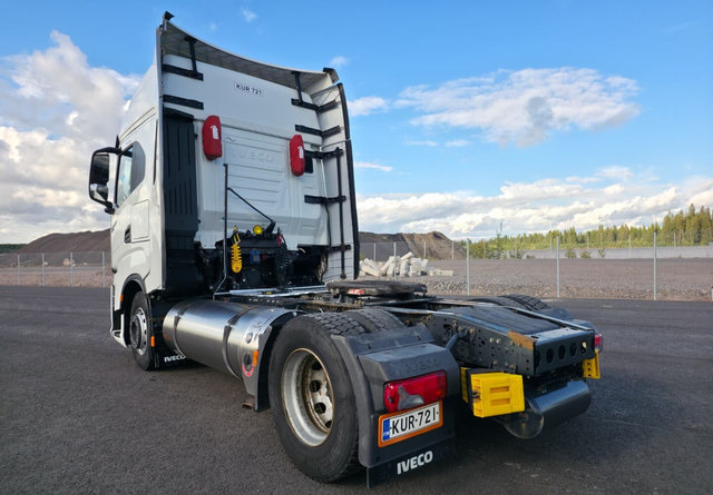 IvecoS-Way 460 4x2 LNG / LBG - Tractor unit: picture 3 IvecoS-Way 460 4x2 LNG / LBG - Tractor unit: picture 3