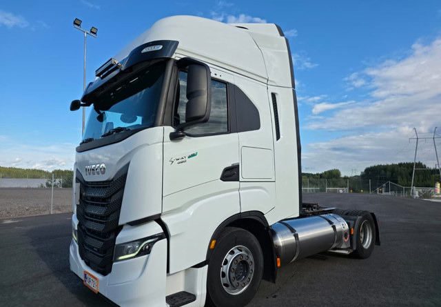 IvecoS-Way 460 4x2 LNG / LBG - Tractor unit: picture 1 IvecoS-Way 460 4x2 LNG / LBG - Tractor unit: picture 1