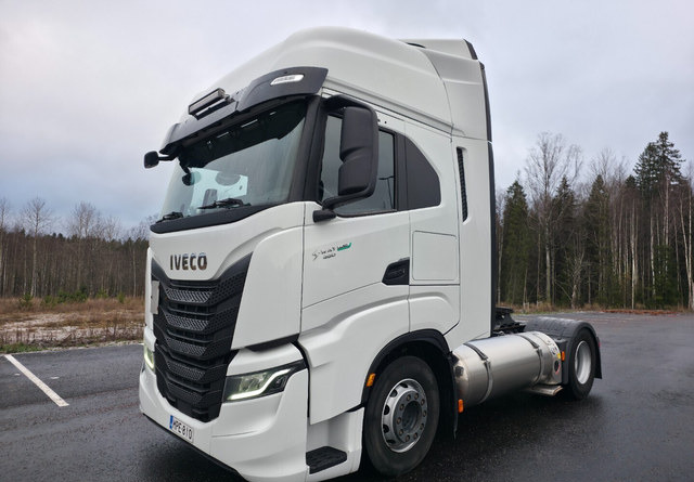 IvecoS-Way 460 4x2 LNG / LBG - Tractor unit: picture 1 IvecoS-Way 460 4x2 LNG / LBG - Tractor unit: picture 1