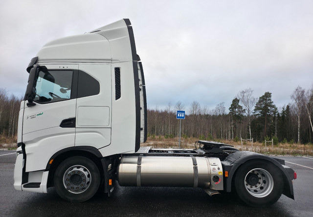 IvecoS-Way 460 4x2 LNG / LBG - Tractor unit: picture 2 IvecoS-Way 460 4x2 LNG / LBG - Tractor unit: picture 2