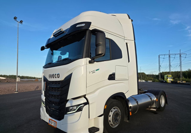 IvecoS-Way 460 4x2 LNG / LBG - Tractor unit: picture 1 IvecoS-Way 460 4x2 LNG / LBG - Tractor unit: picture 1