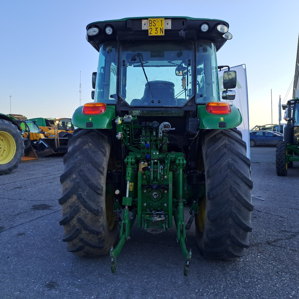 JOHN DEERE 5125R - Farm tractor: picture 4 JOHN DEERE 5125R - Farm tractor: picture 4