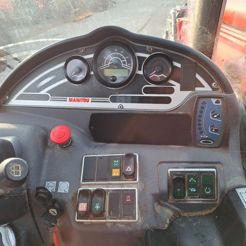 Telescopic handler MANITOU MLT935H: picture 10