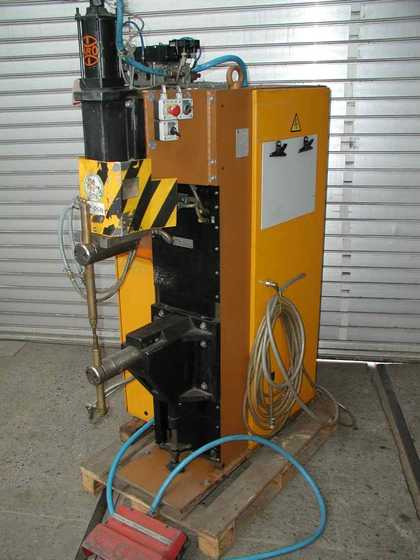 ARO 2104A DC - Punktschweißmaschinen - Welding equipment: picture 1 ARO 2104A DC - Punktschweißmaschinen - Welding equipment: picture 1
