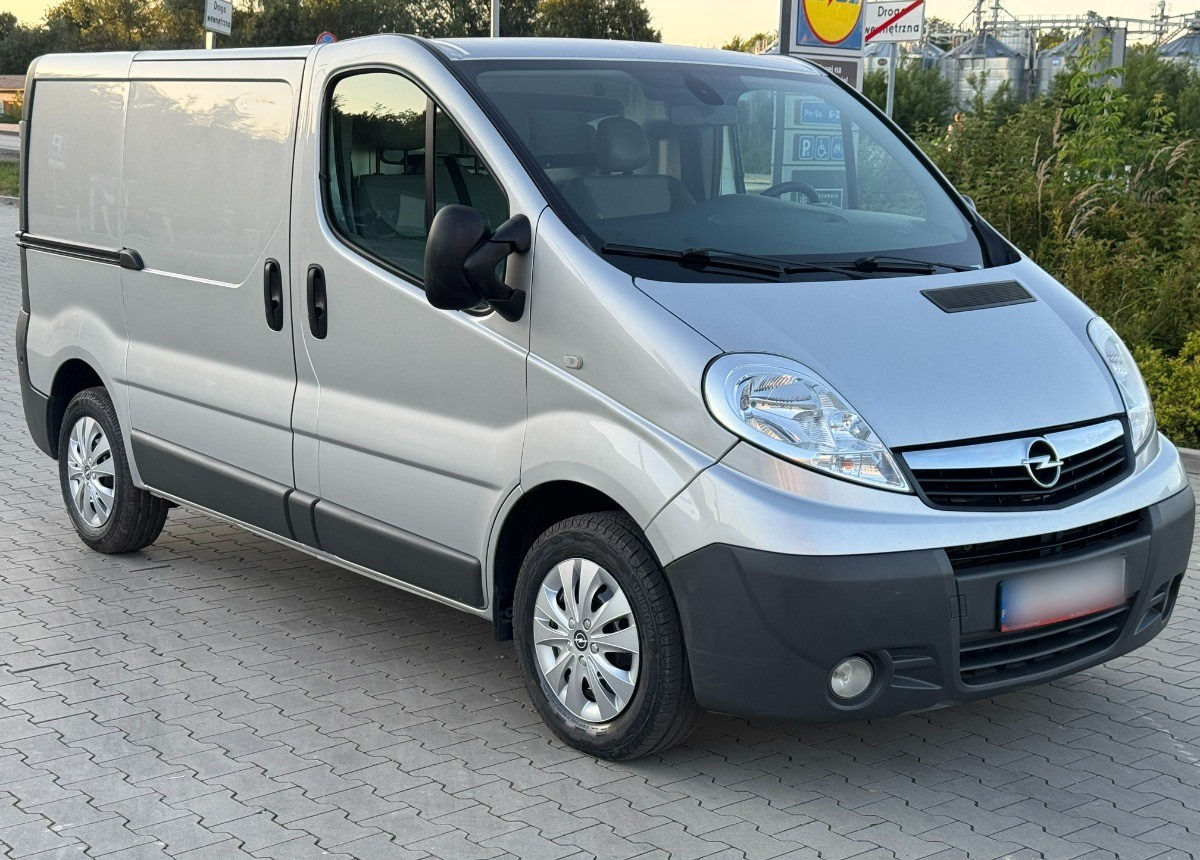 Opel Vivaro 2.0 DCI 115KM 2014 Rok Klimatyzacja Nawigacja BEZWYPADKOWY - Panel van: picture 3 Opel Vivaro 2.0 DCI 115KM 2014 Rok Klimatyzacja Nawigacja BEZWYPADKOWY - Panel van: picture 3