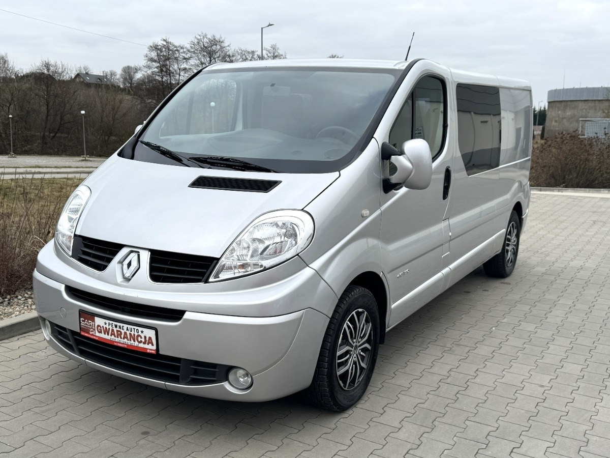Renault Trafic 2.5 DCI 150KM L2 LONG Brygadówka Niski przebieg JAK NOWY NAVI - Combi van: picture 4 Renault Trafic 2.5 DCI 150KM L2 LONG Brygadówka Niski przebieg JAK NOWY NAVI - Combi van: picture 4