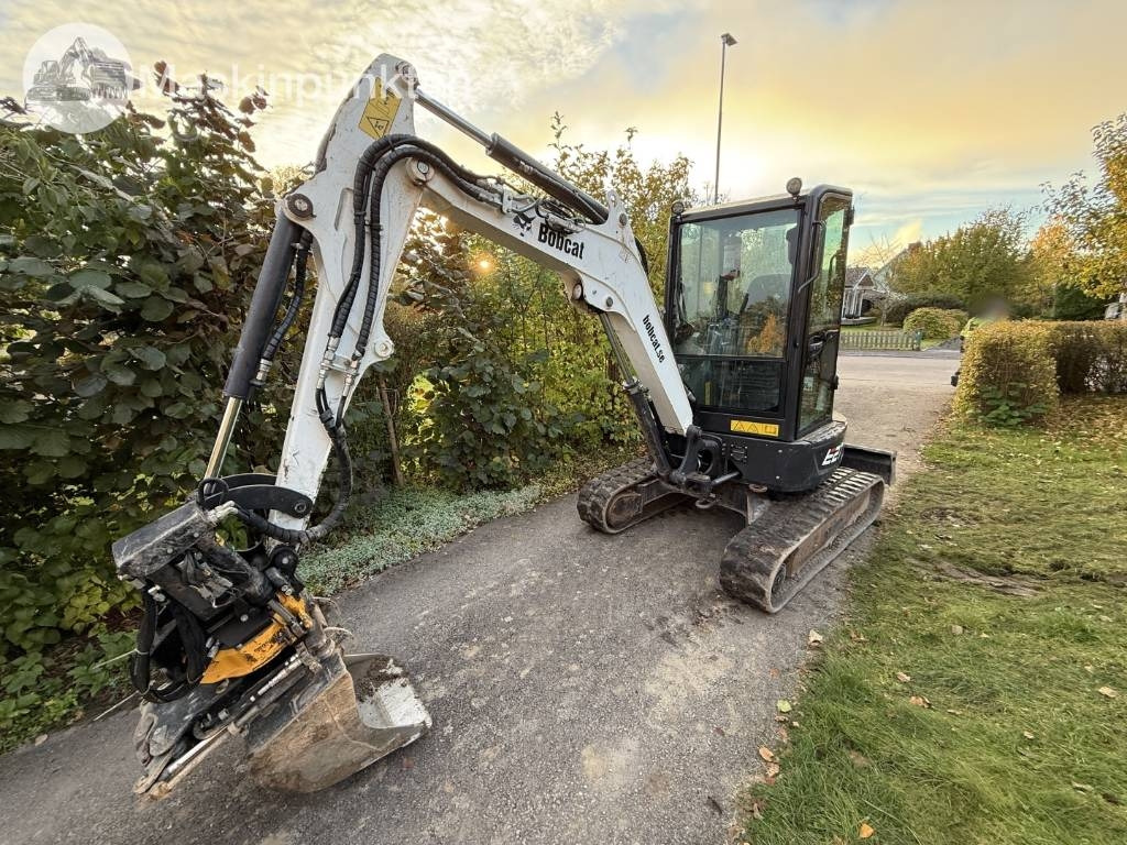 Bobcat E 27 + Släp - Mini excavator: picture 1 Bobcat E 27 + Släp - Mini excavator: picture 1