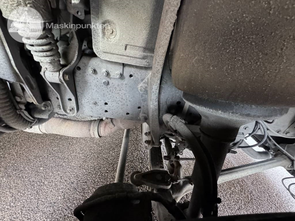 Tank truck MAN TGS 26.480: picture 26