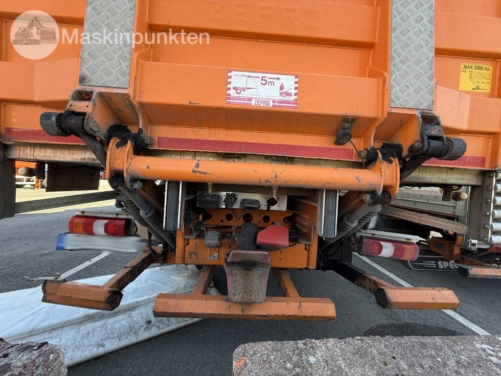 Refrigerator truck Mercedes-Benz Actros 2551: picture 50 Refrigerator truck Mercedes-Benz Actros 2551: picture 50