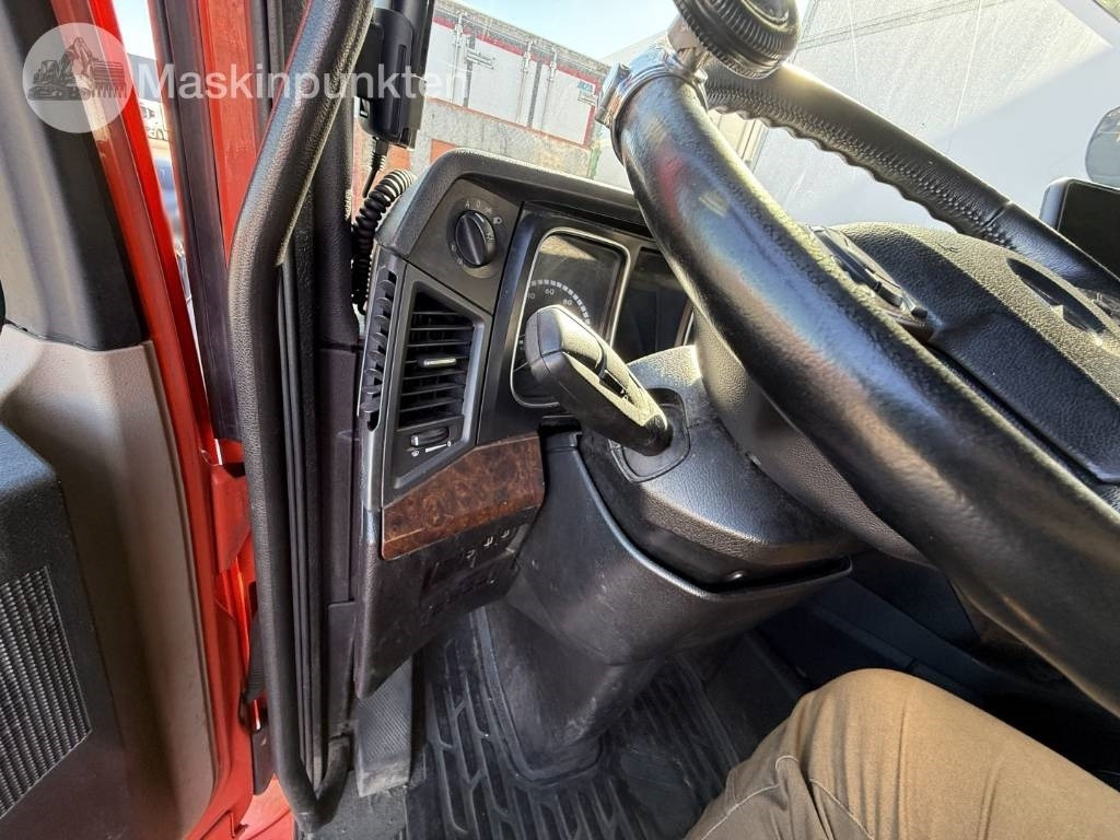 Refrigerator truck Mercedes-Benz Actros 2551: picture 18 Refrigerator truck Mercedes-Benz Actros 2551: picture 18