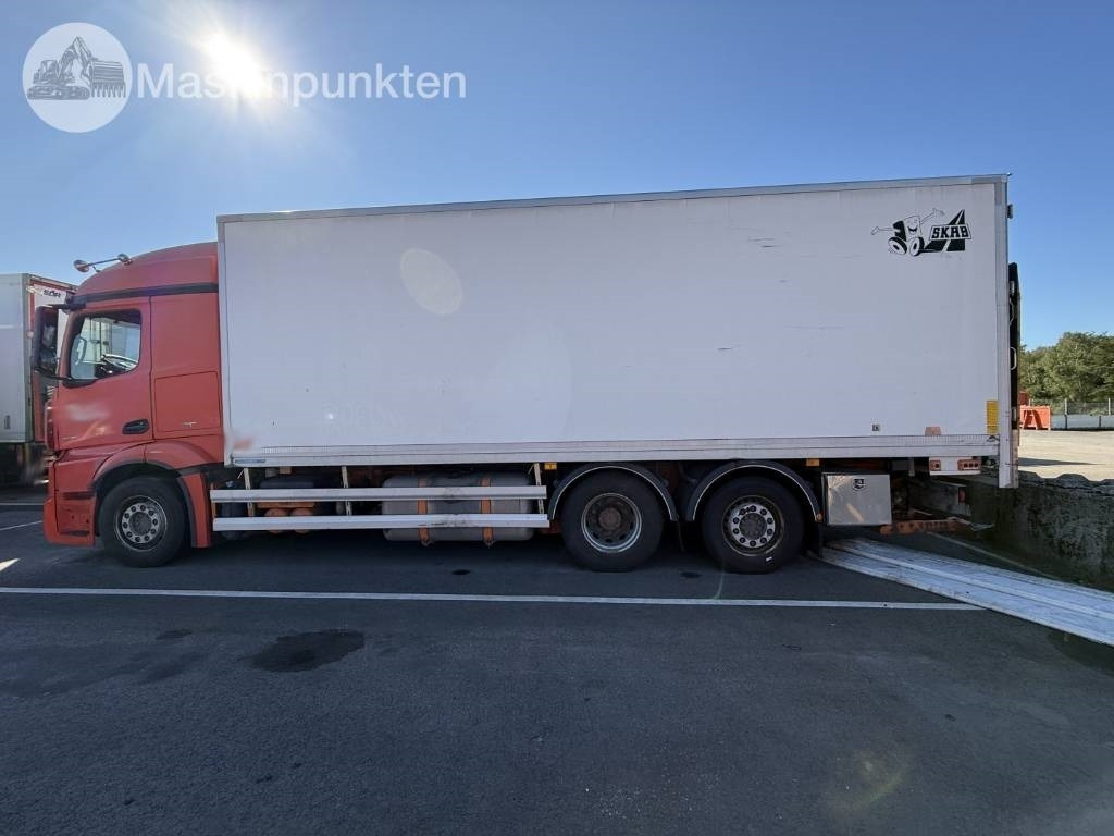 Refrigerator truck Mercedes-Benz Actros 2551: picture 7 Refrigerator truck Mercedes-Benz Actros 2551: picture 7
