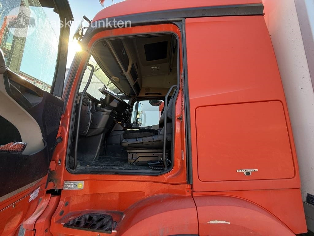 Refrigerator truck Mercedes-Benz Actros 2551: picture 10 Refrigerator truck Mercedes-Benz Actros 2551: picture 10