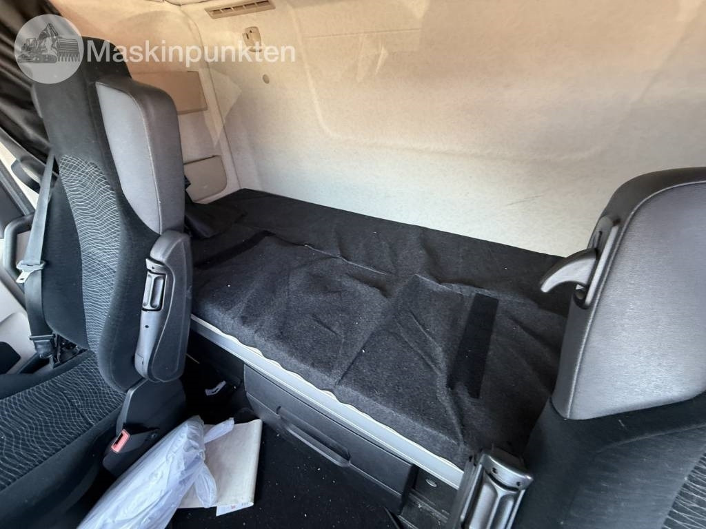 Refrigerator truck Mercedes-Benz Actros 2551: picture 26 Refrigerator truck Mercedes-Benz Actros 2551: picture 26