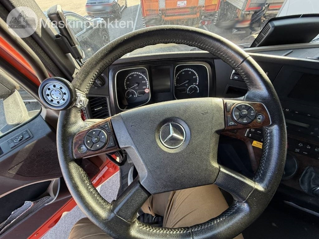 Refrigerator truck Mercedes-Benz Actros 2551: picture 17 Refrigerator truck Mercedes-Benz Actros 2551: picture 17