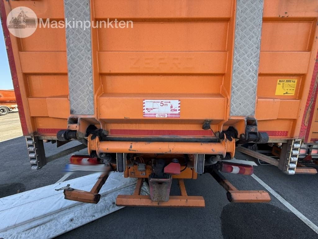 Refrigerator truck Mercedes-Benz Actros 2551: picture 49 Refrigerator truck Mercedes-Benz Actros 2551: picture 49