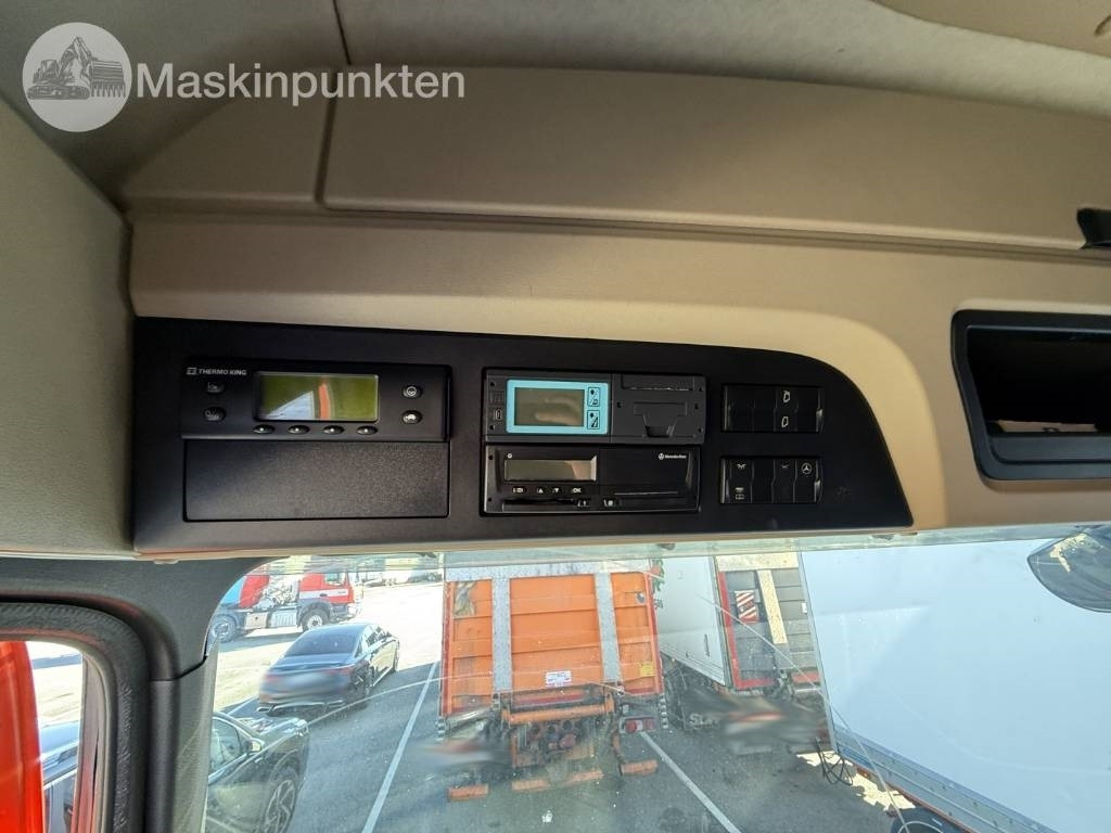 Refrigerator truck Mercedes-Benz Actros 2551: picture 23 Refrigerator truck Mercedes-Benz Actros 2551: picture 23