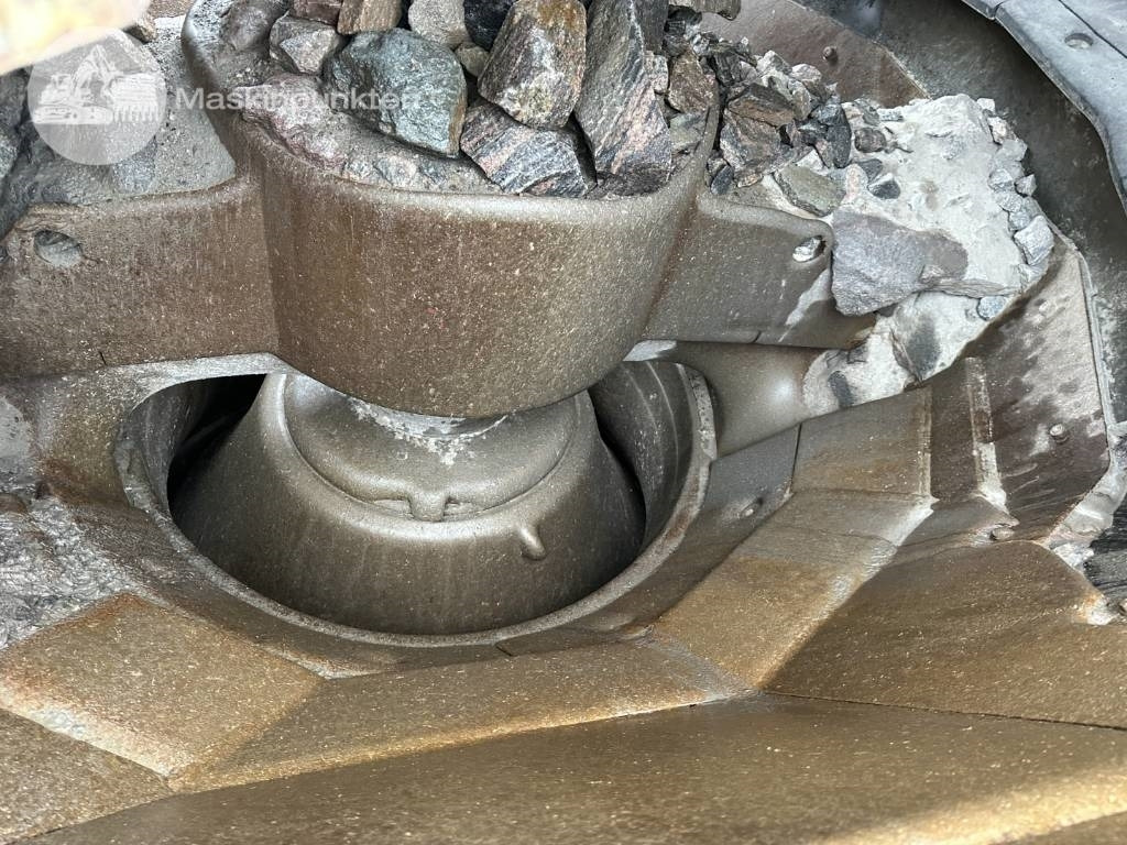 Mobile crusher Metso LT 330 D: picture 46 Mobile crusher Metso LT 330 D: picture 46