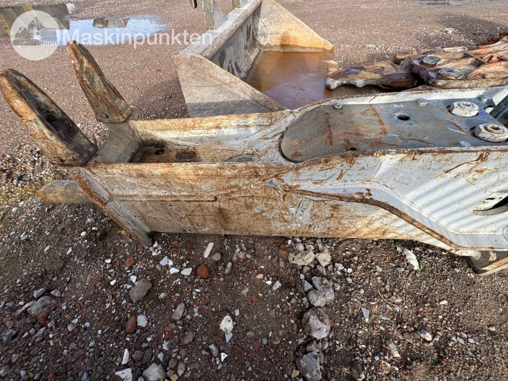 NPK DC-25 - Hydraulic hammer for Construction machinery: picture 5 NPK DC-25 - Hydraulic hammer for Construction machinery: picture 5