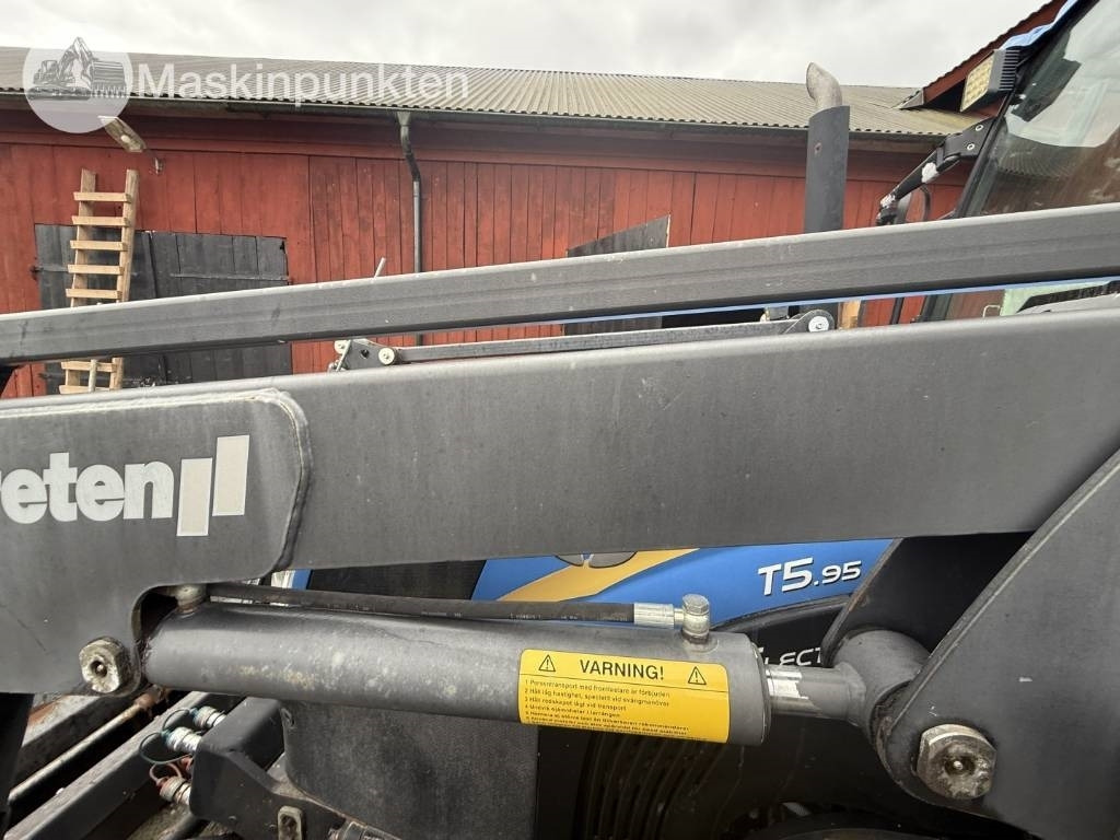 Farm tractor New Holland T 5.95: picture 28 Farm tractor New Holland T 5.95: picture 28