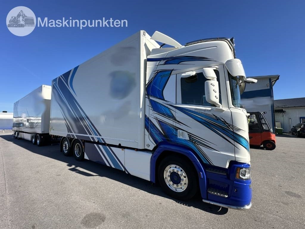 Scania R 520  - Box truck: picture 3 Scania R 520  - Box truck: picture 3
