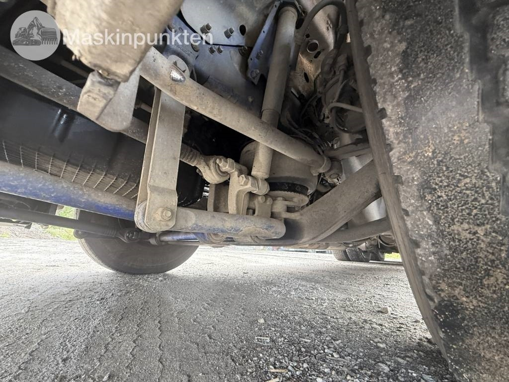Cab chassis truck Scania R 580: picture 42