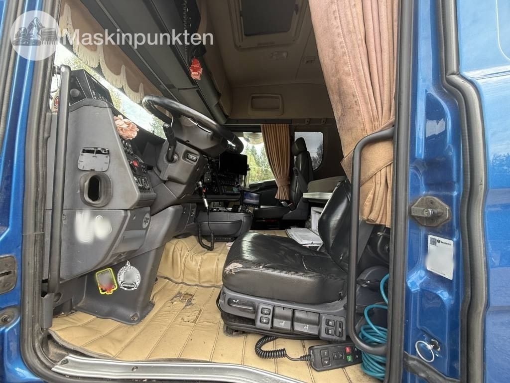 Cab chassis truck Scania R 580: picture 9