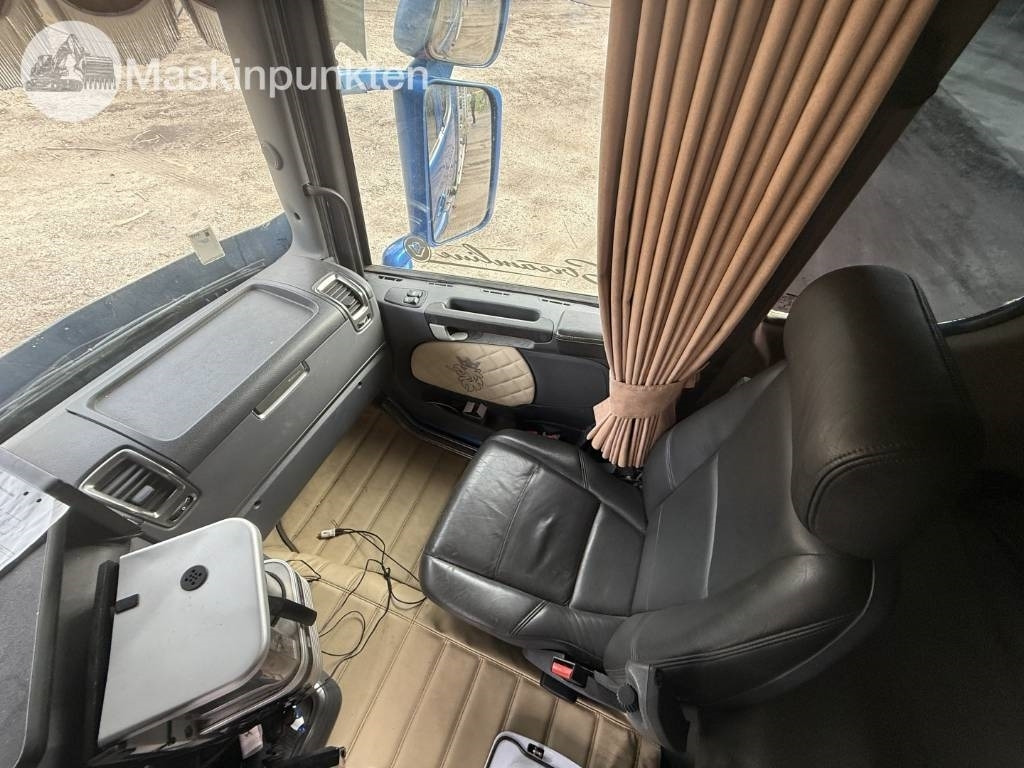 Cab chassis truck Scania R 580: picture 27