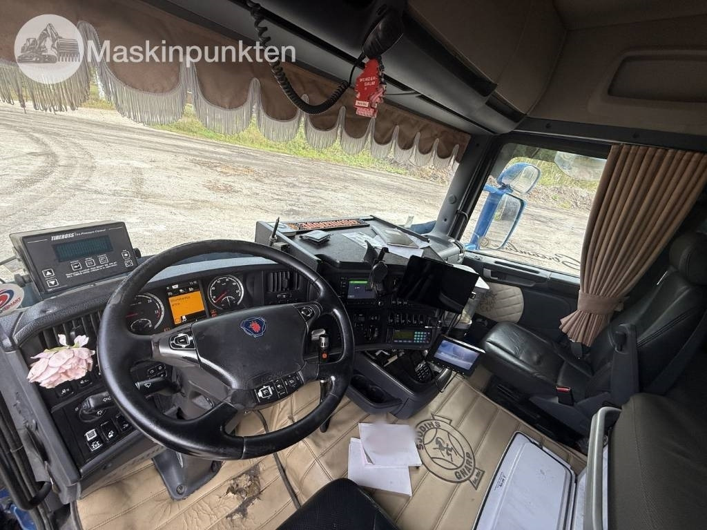 Cab chassis truck Scania R 580: picture 12