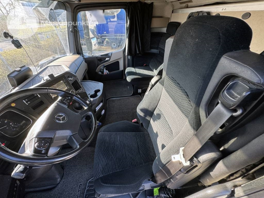 Leasing of Mercedes-Benz Actros 2545  Mercedes-Benz Actros 2545: picture 47