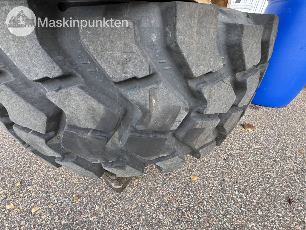 Trelleborg EMR1030 - Tire for Construction machinery: picture 1 Trelleborg EMR1030 - Tire for Construction machinery: picture 1