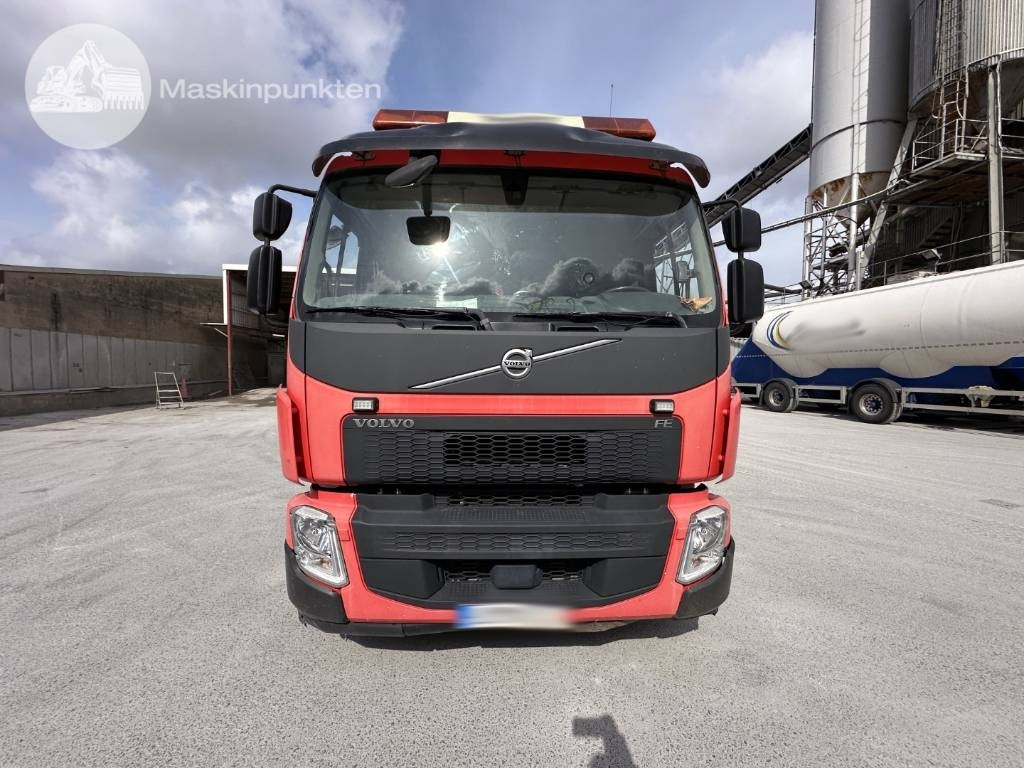 Volvo FE 320 - Concrete mixer truck: picture 3 Volvo FE 320 - Concrete mixer truck: picture 3