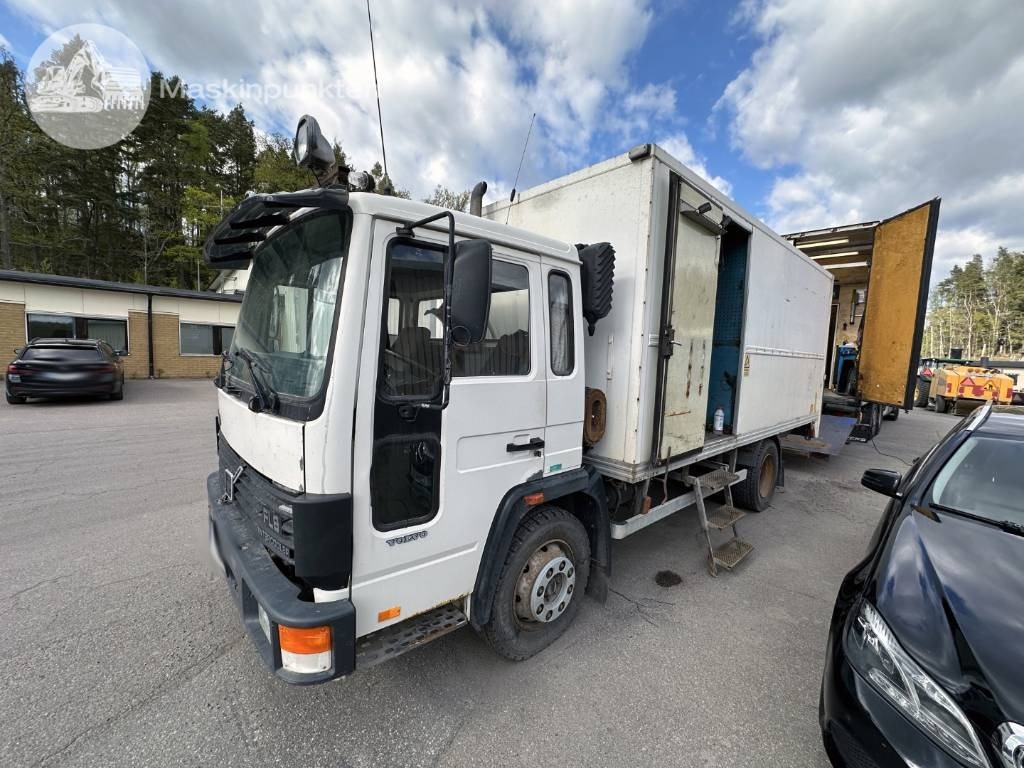 Volvo FL 610 Verkstadsinredd  - Box truck: picture 1 Volvo FL 610 Verkstadsinredd  - Box truck: picture 1