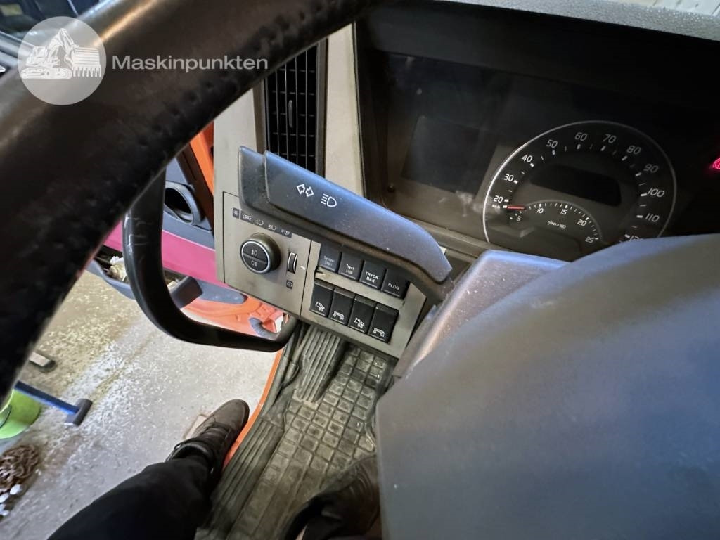 Container transporter/ Swap body truck Volvo FM 460 LAXO TMA: picture 21