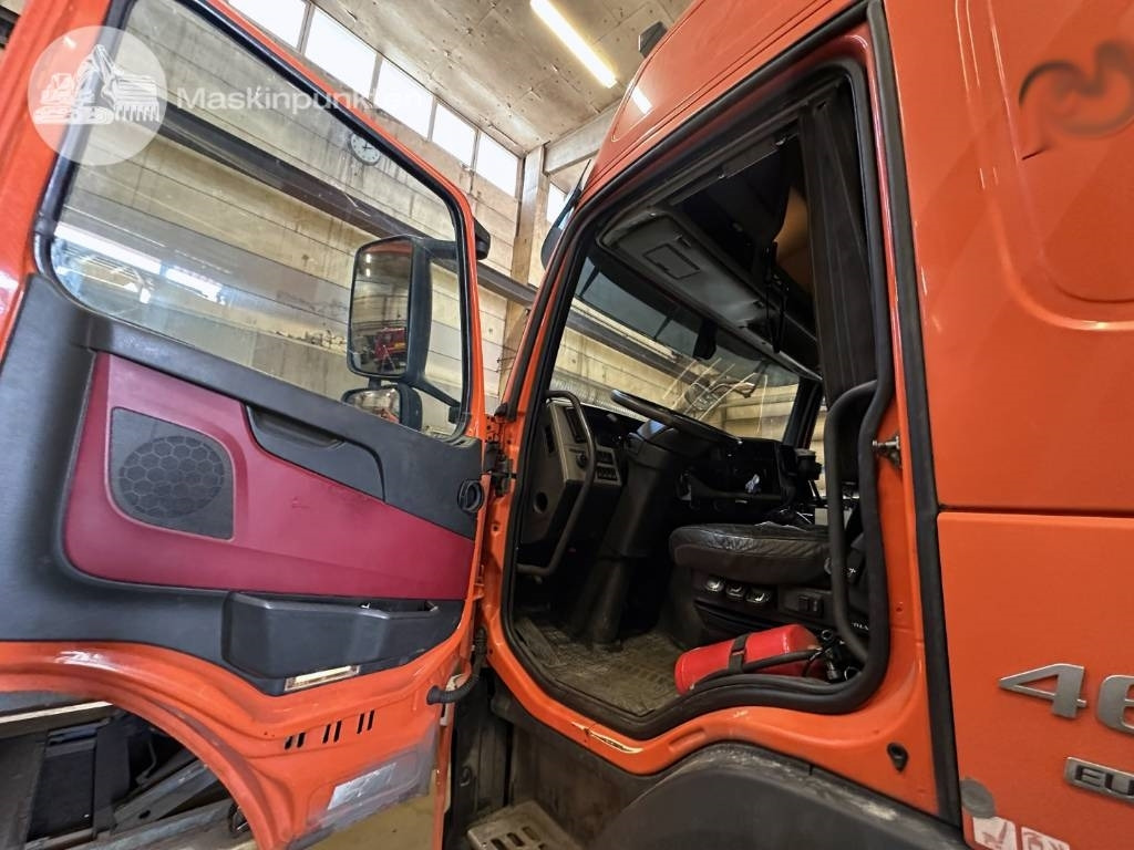 Container transporter/ Swap body truck Volvo FM 460 LAXO TMA: picture 8