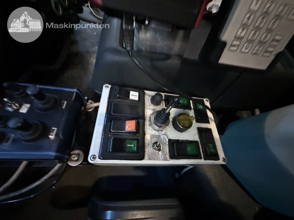 Container transporter/ Swap body truck Volvo FM 460 LAXO TMA: picture 26