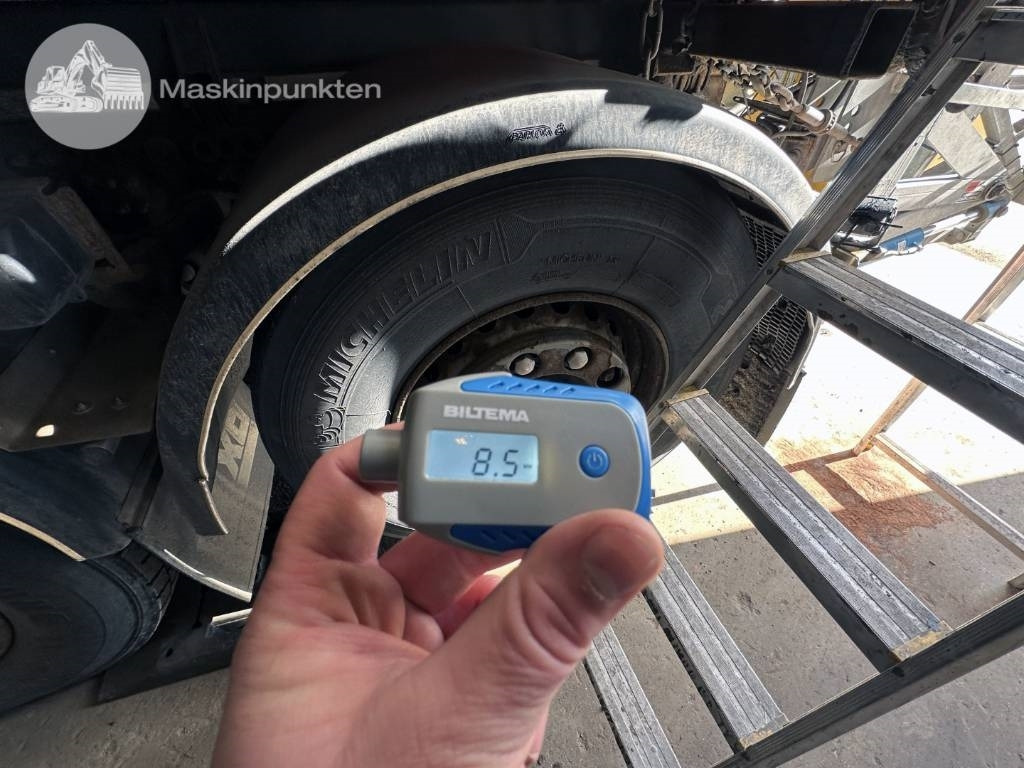 Container transporter/ Swap body truck Volvo FM 460 LAXO TMA: picture 45