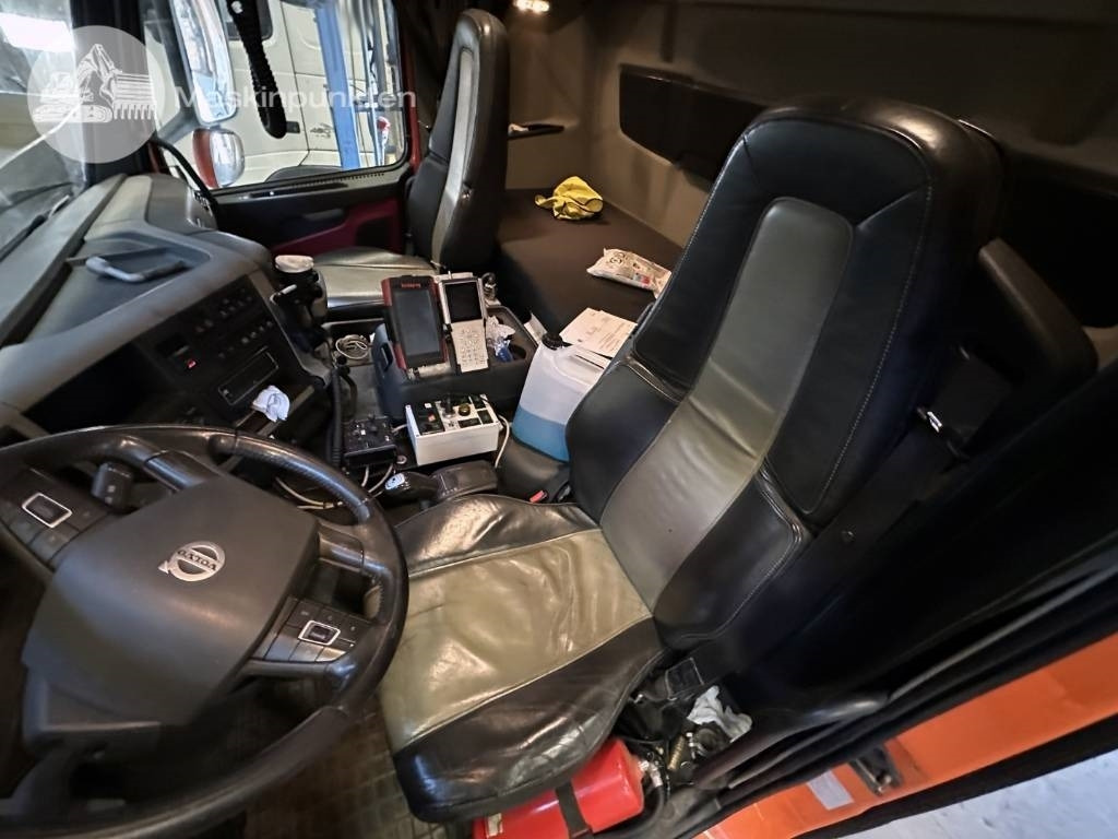 Container transporter/ Swap body truck Volvo FM 460 LAXO TMA: picture 13