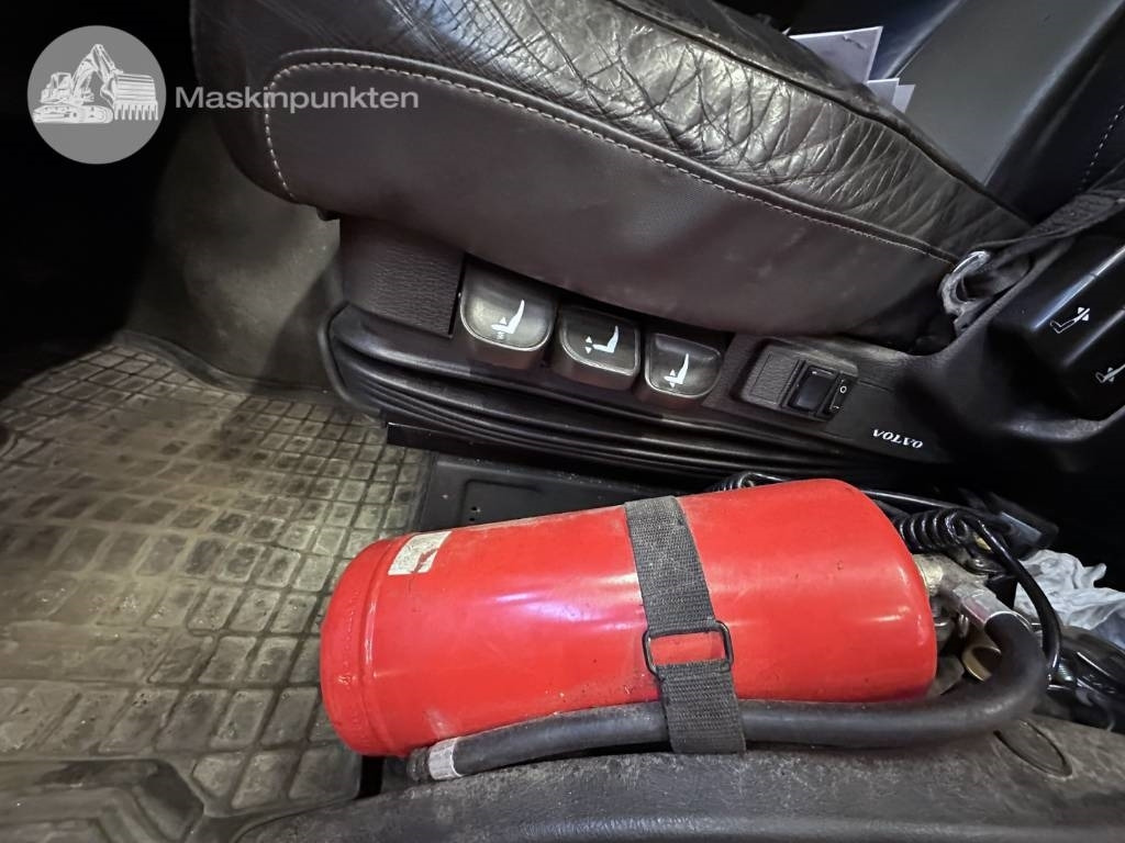 Container transporter/ Swap body truck Volvo FM 460 LAXO TMA: picture 11